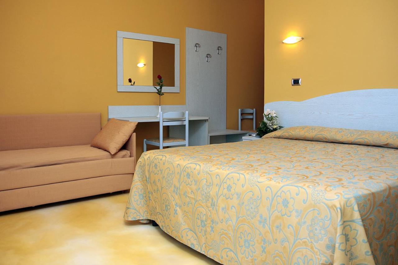 Hotel La Tartaruga Roseto Degli Abruzzi Exterior photo